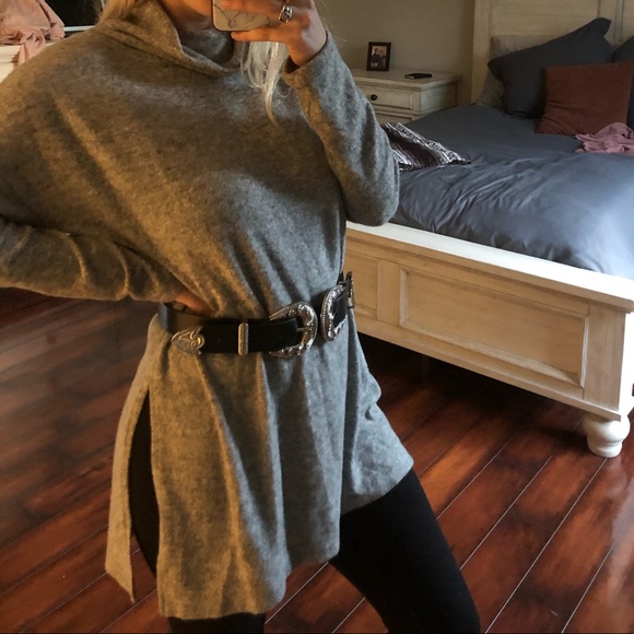 Turtleneck Gray Sweater - Picture 1 of 4